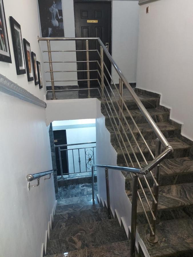 Rush Hotel & Apartments Lagos Exterior photo